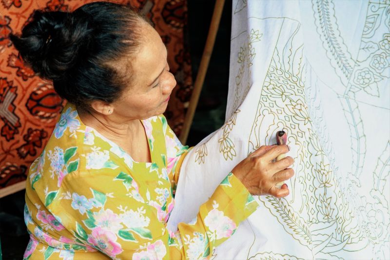 Taplak Meja Batik Mega Mendung - Image 2