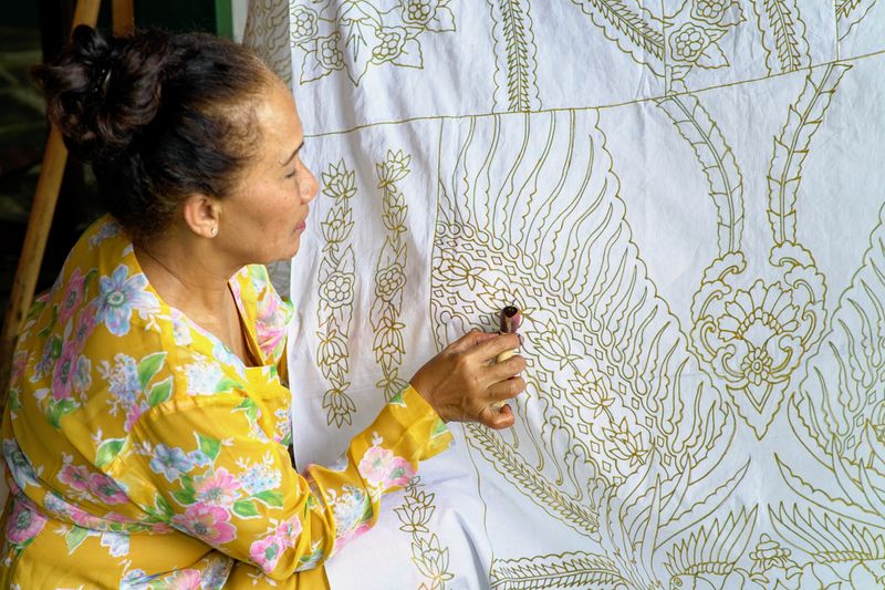 Totebag Batik Kombinasi Kanvas - Image 3