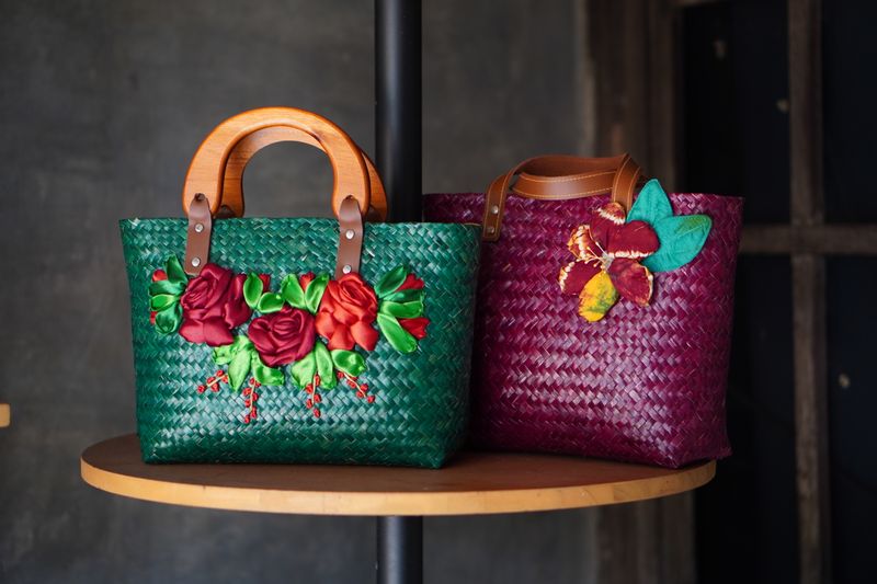 Tas Anyaman Pandan Motif Klasik - Image 2